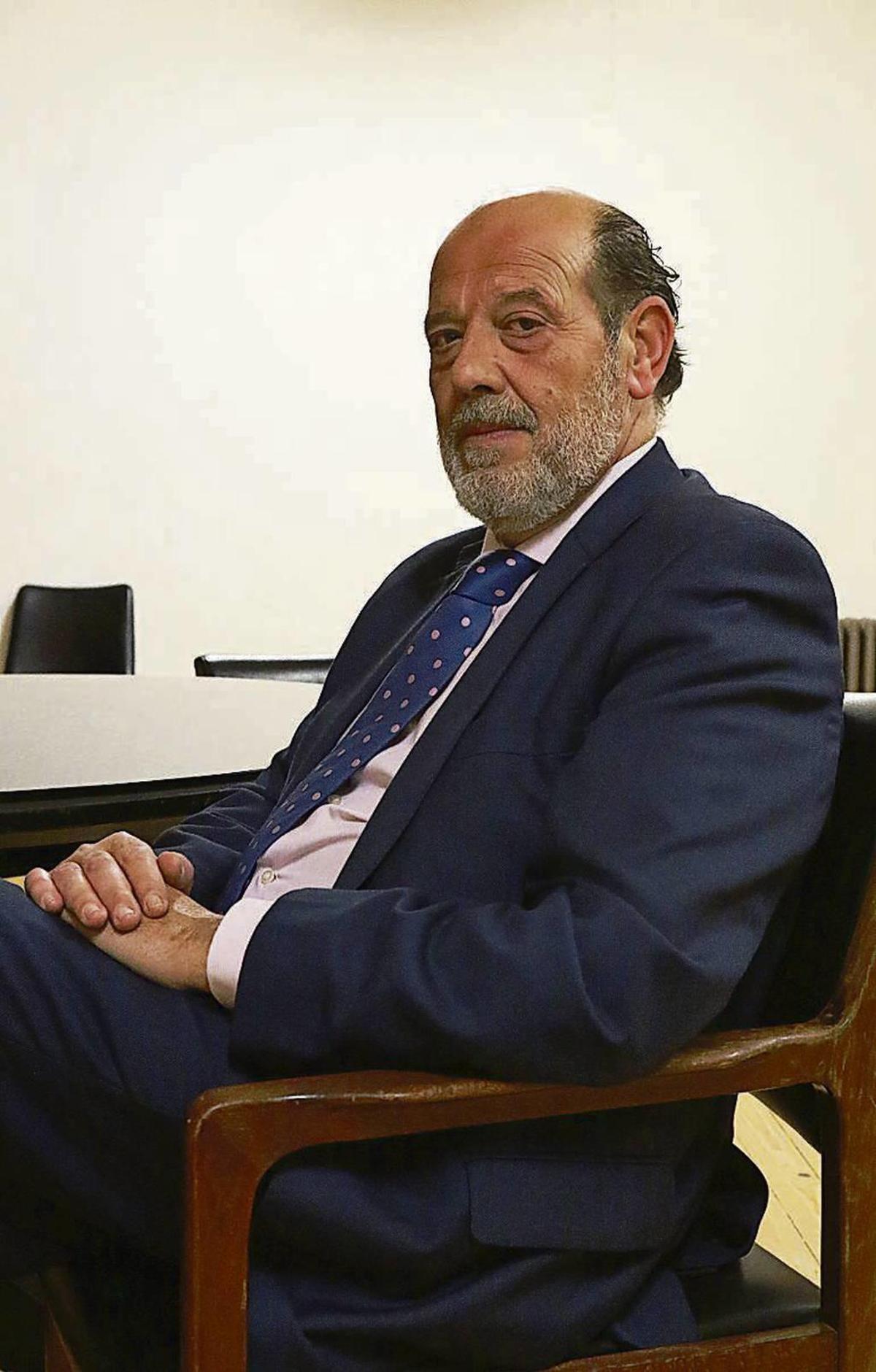 El profesor, durante la entrevista.