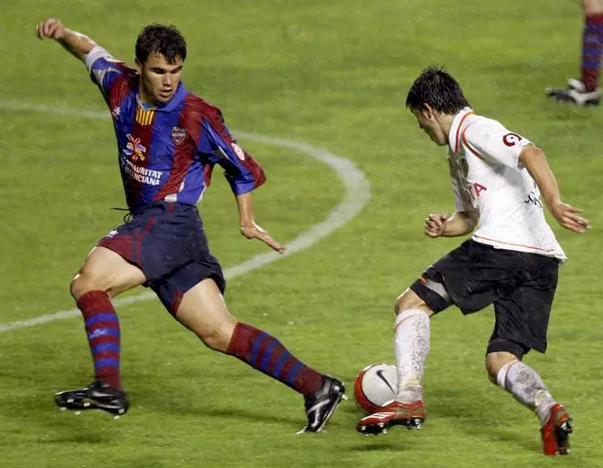 Album histórico del derbi entre Valencia y Levante
