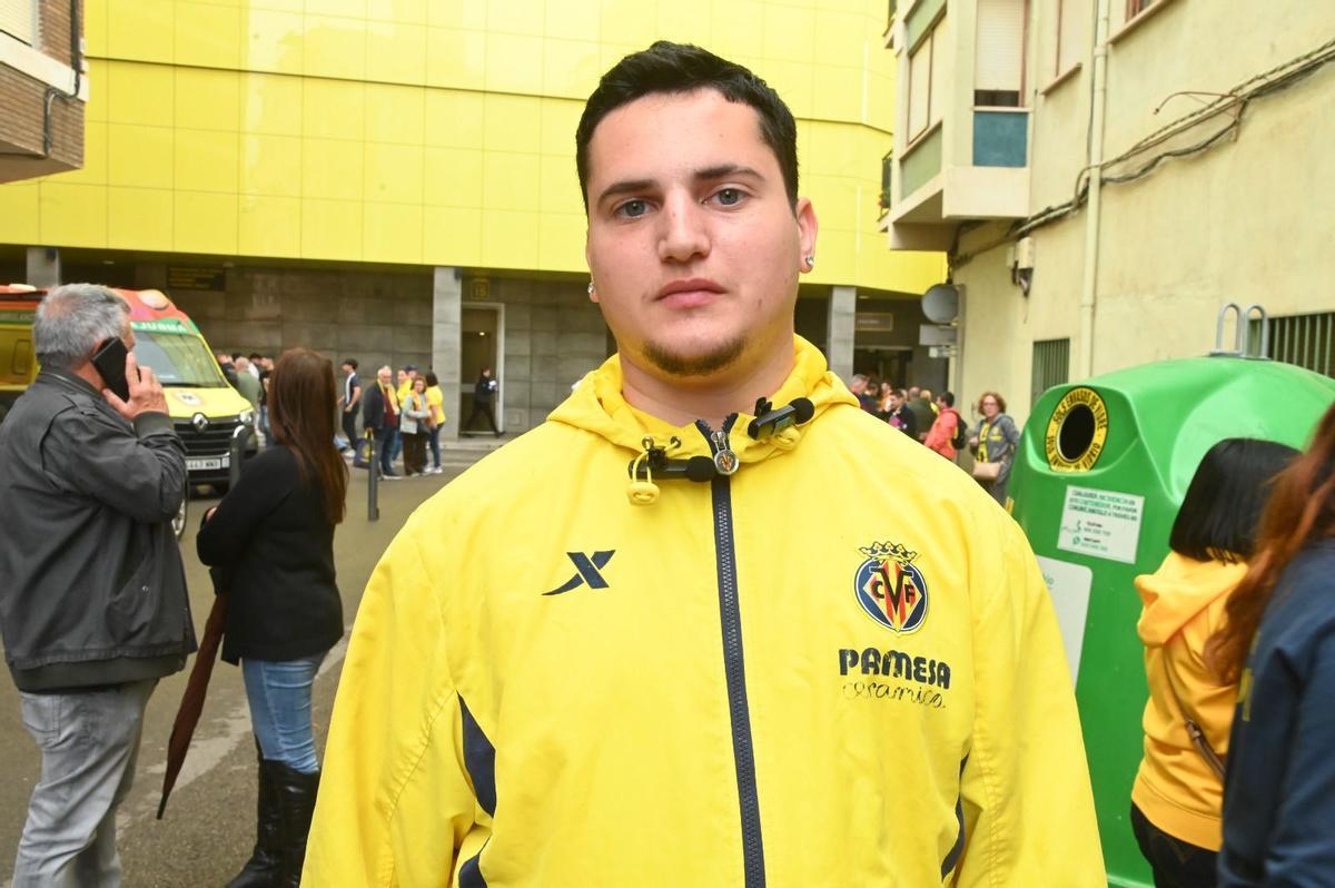 Adrián Centelles.