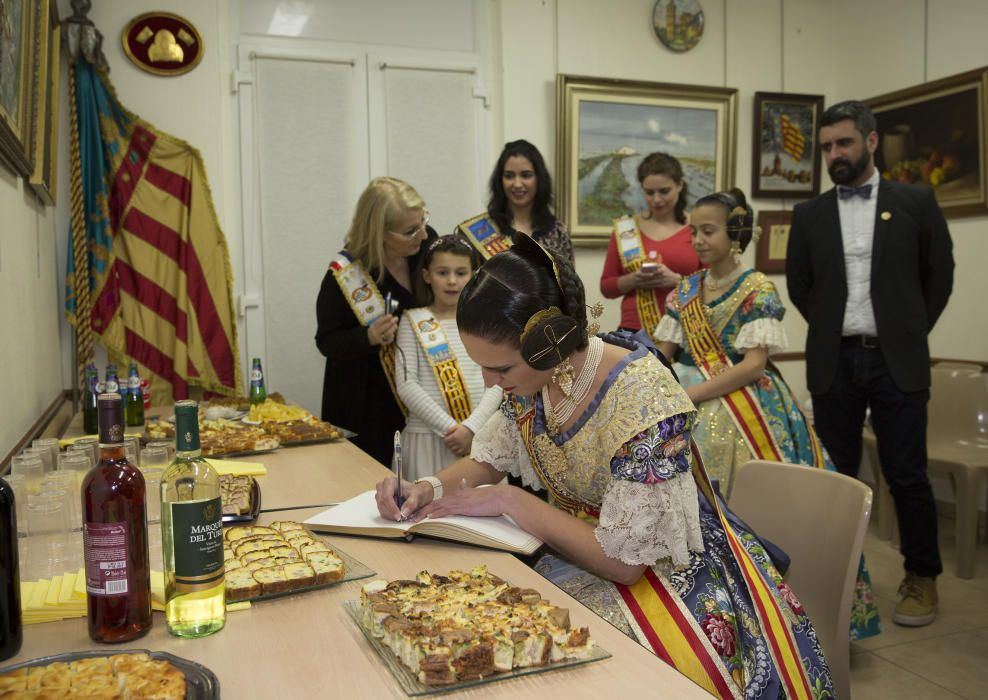 La galería más completa de un viaje histórico en la fiesta, con las falleras mayores en la ciudad más especial del mundo