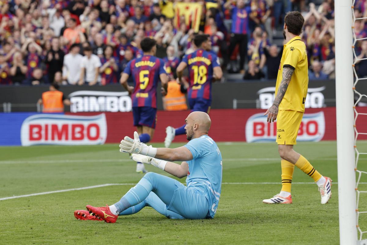 Marko Dmitrovic no tuvo su día en el Camp Nou