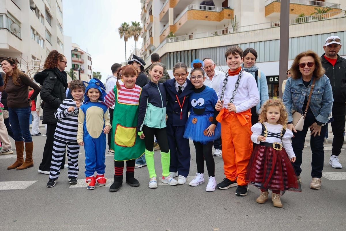 Búscate en las imágenes de la rúa de Carnaval de Ibiza