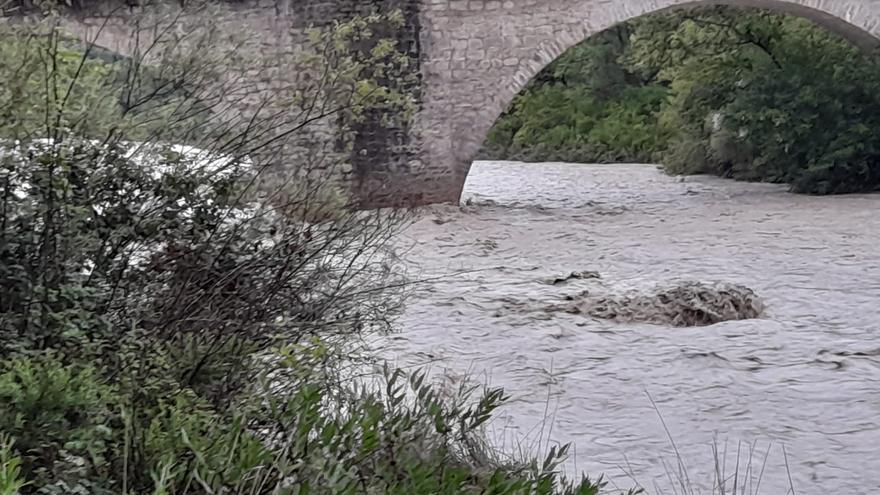 Críticas ante la falta de cuidados en el puente del río Isábena