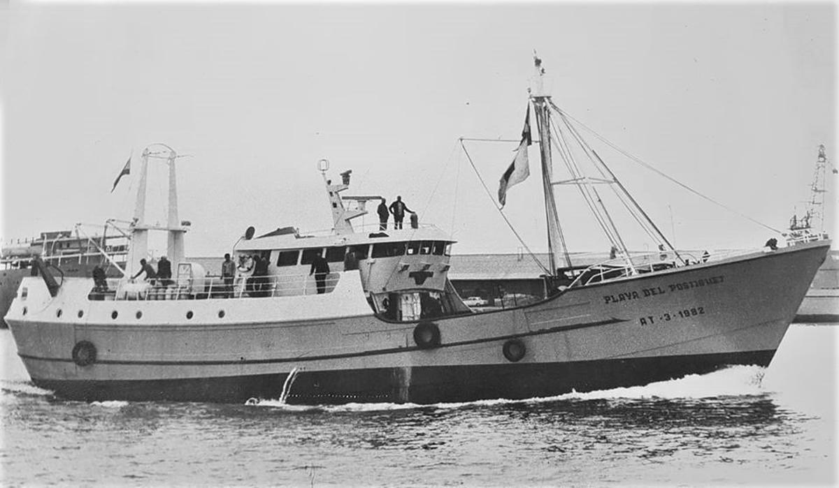 Postiguet beach freezer, in a 1970 image