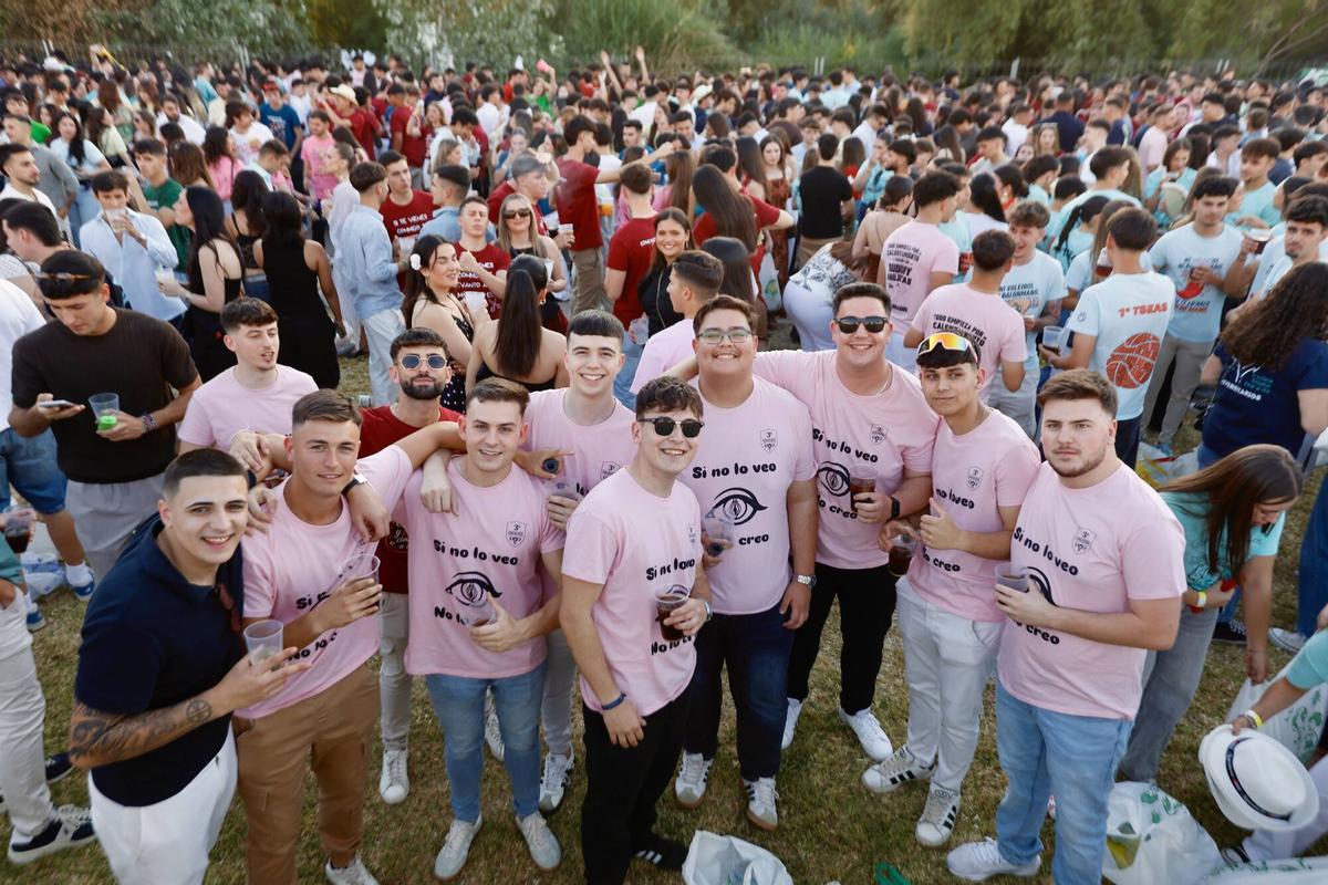 El botellón vuelve a tomar el Balcón del Guadalquivir en Córdoba el miércoles de Feria