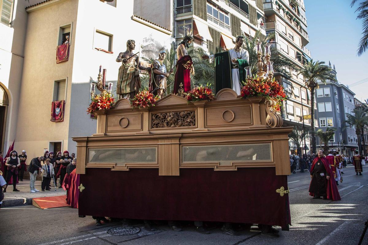 Martes Santo en Alicante: Procesiones del Ecce-Homo y Nuestra Señora de la Amargura