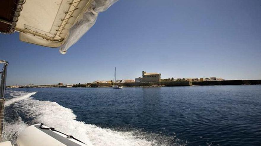 Panorámica de la isla de Tabarca tomada desde el embarcadero.
