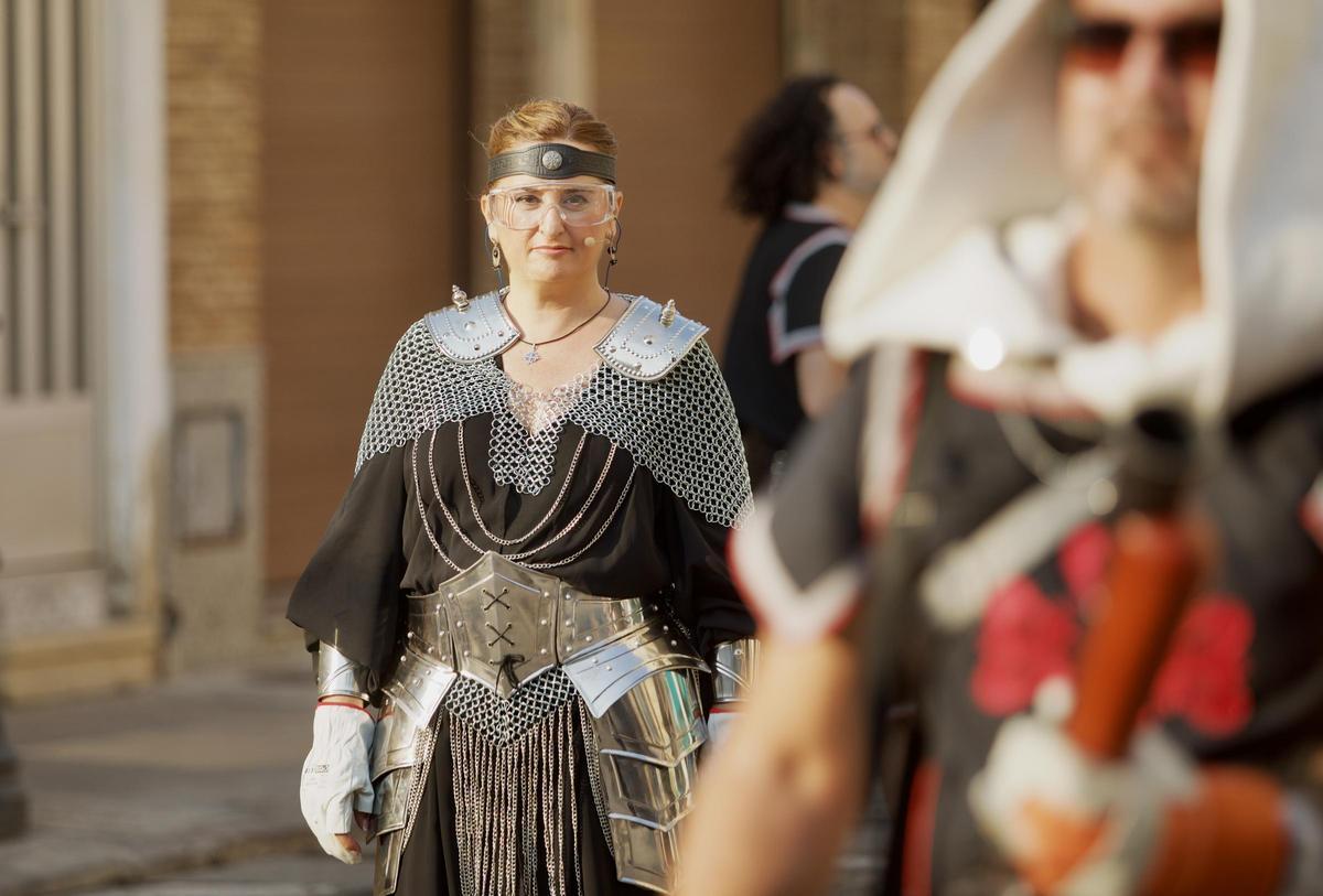 La ‘trabucà’ de las comparsas cristianas reconquista la Torre de Torrent