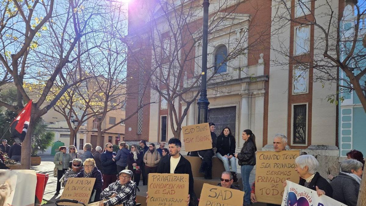 Protesta contra la privatización del SAD en Tavernes Blanques