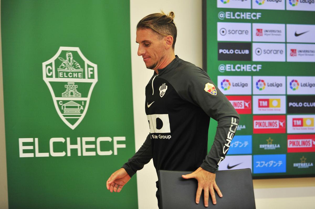 Sebastián Beccacece en la sala de Prensa del estadio del Elche CF