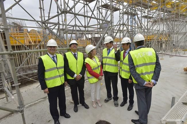 Visita de la ministra Ana Pastor a las naves del ...