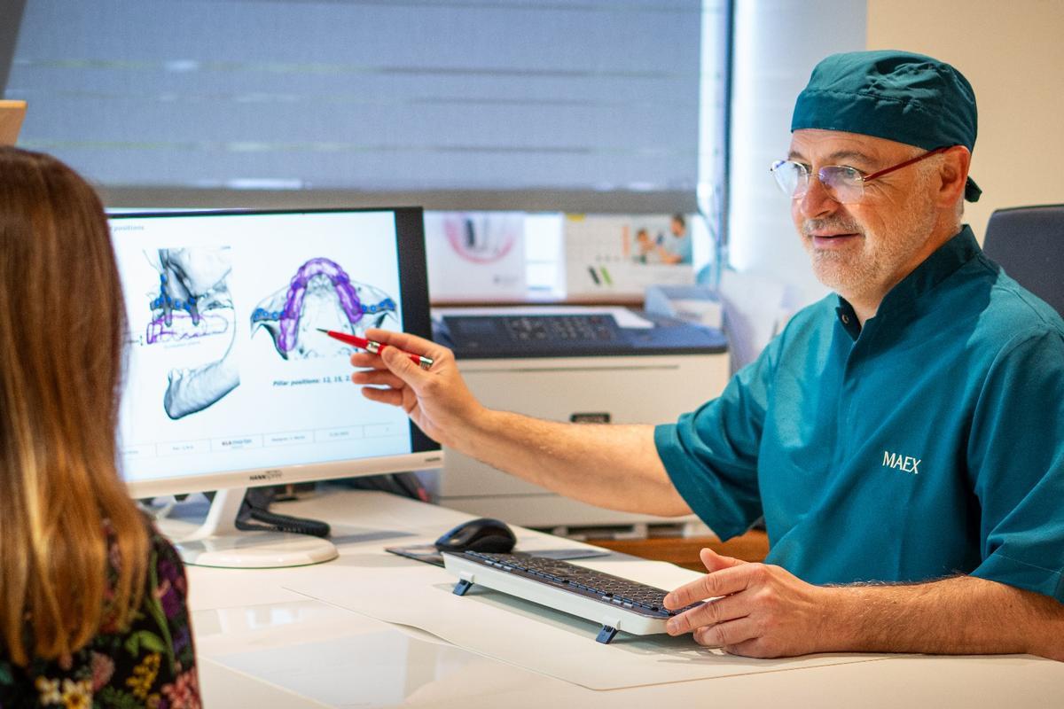 Las clínicas están dirigidas por el mejor cirujano maxilofacial de Galicia, el Dr. José Ferreras.