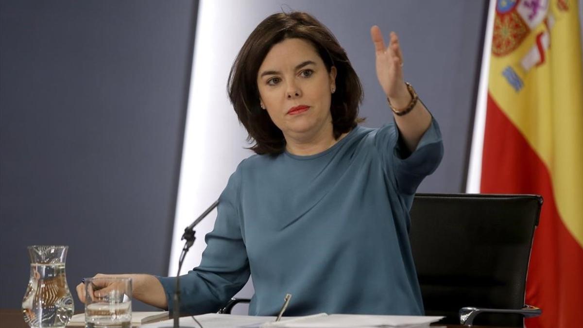 La vicepresidenta del Gobierno, Soraya Sáenz de Santamaria, durante una rueda posterior al Consejo de Ministros.