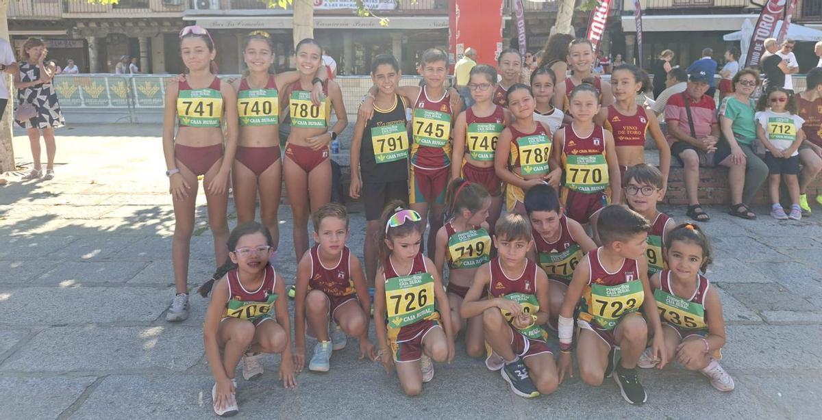 Los más pequeños del club organizador del Cross Popular