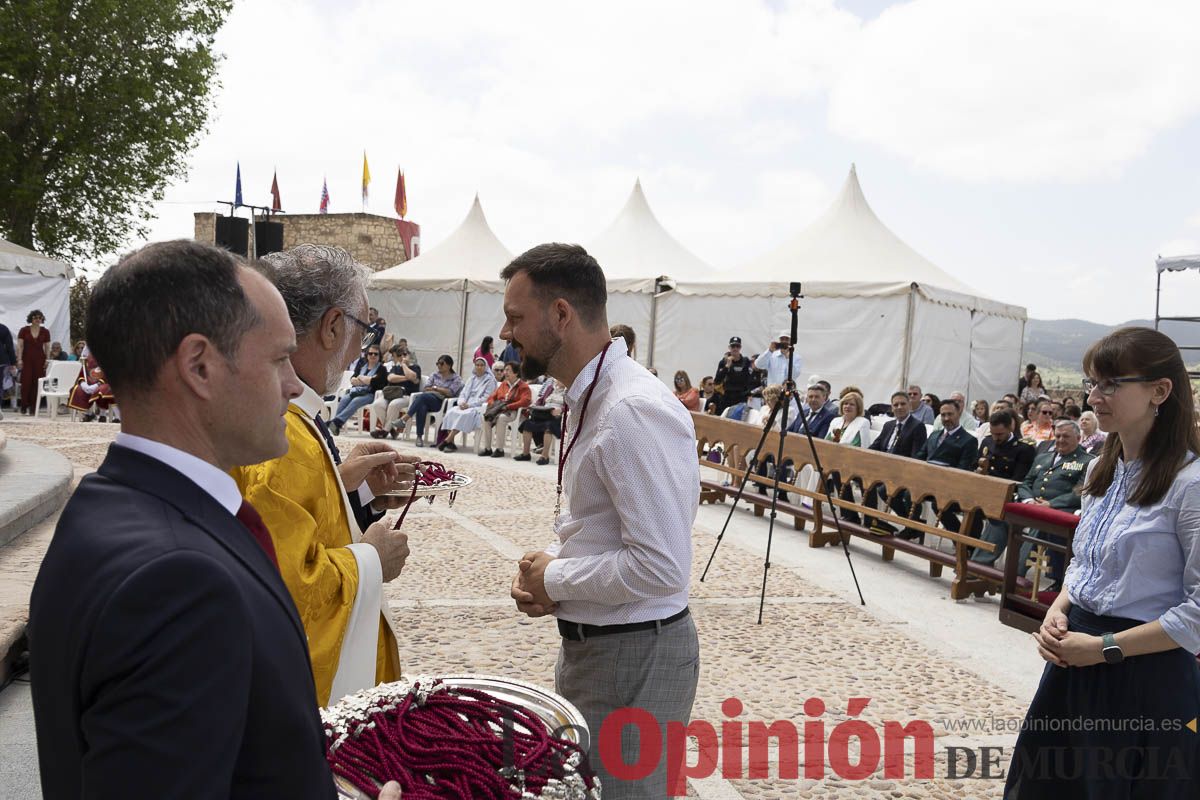 Fiestas de Caravaca | Imposición de cruces a los nuevos hermanos cofrades de la Vera Cruz