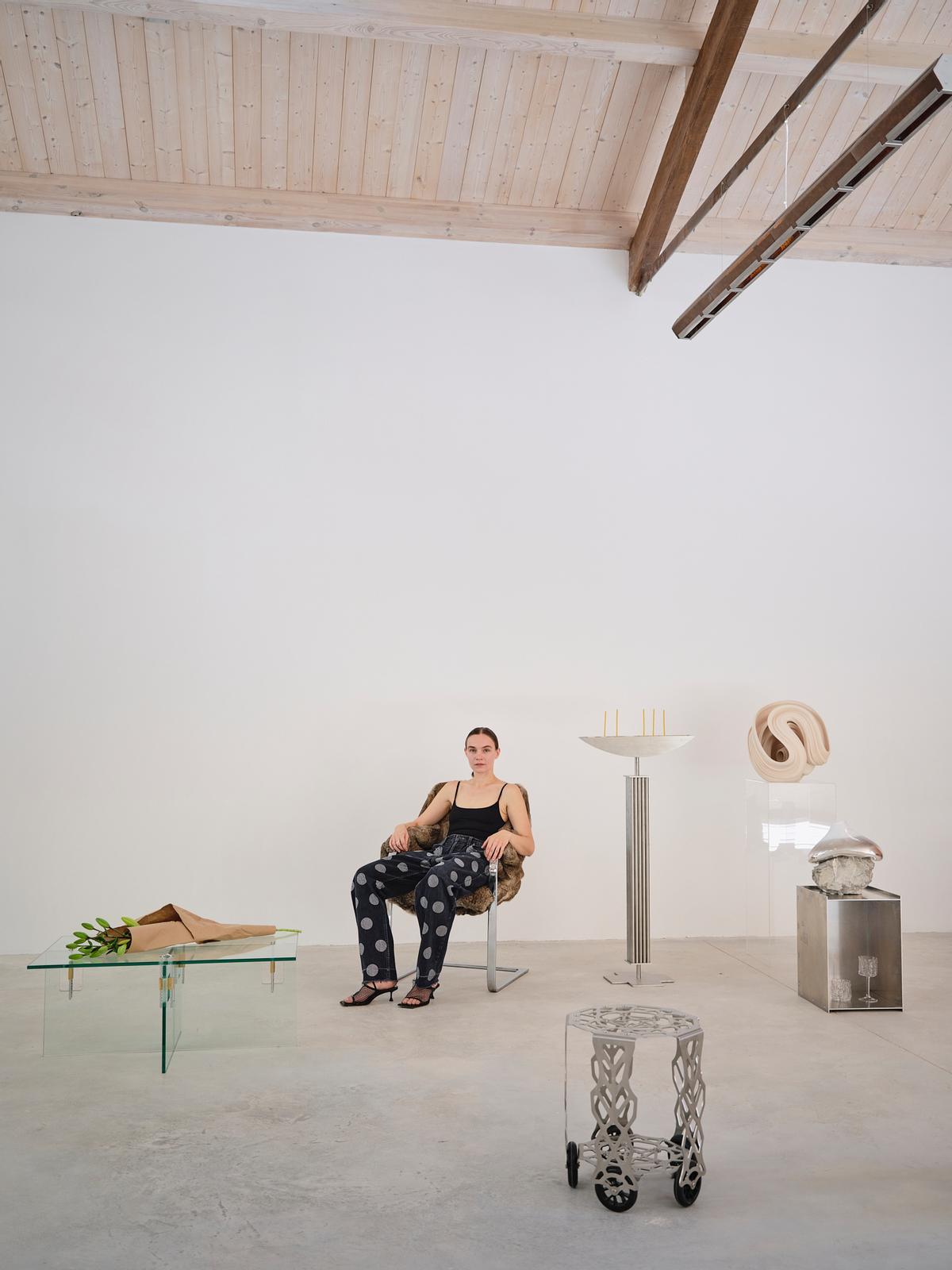 Polina Torbina (Studio Torbina) en Aguas Internacionales, donde se ha inaugurado la exposición 'Vectors'.