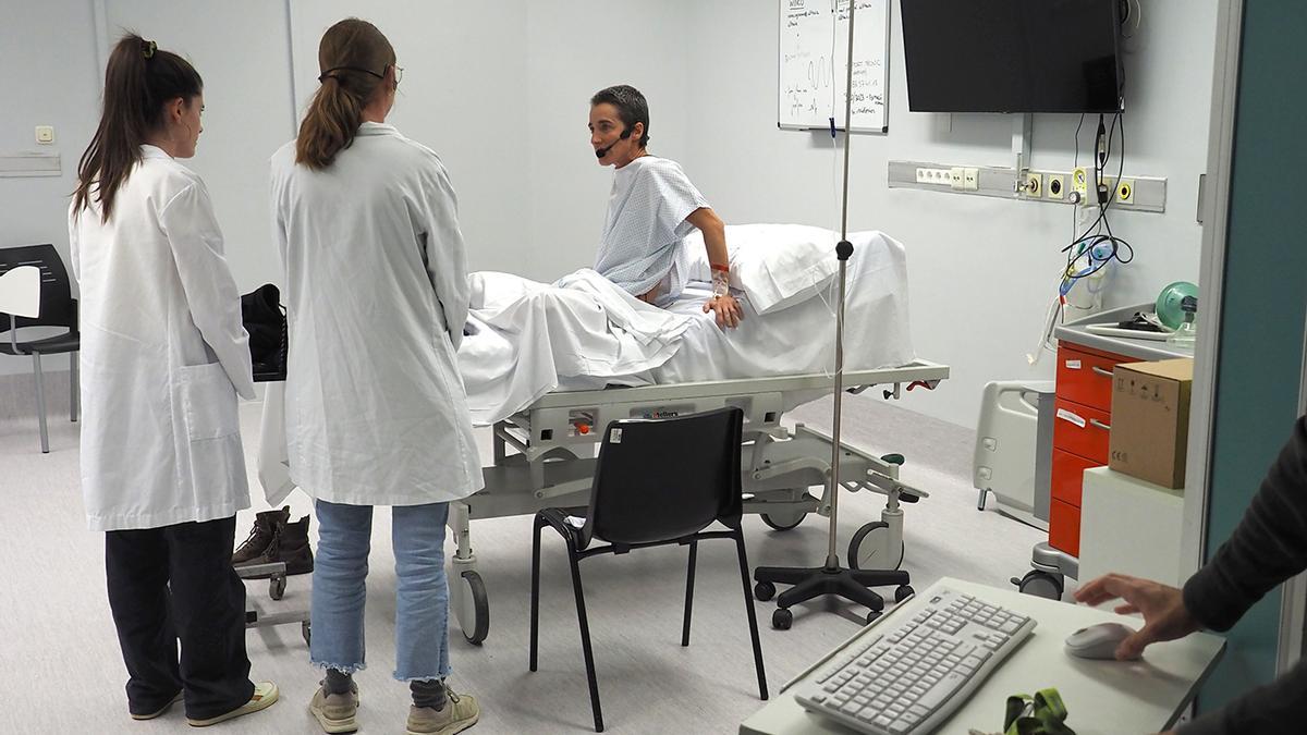 Residents a l’Hospital Sant Joan de Déu en una formació que utilitza la metodologia de simulació