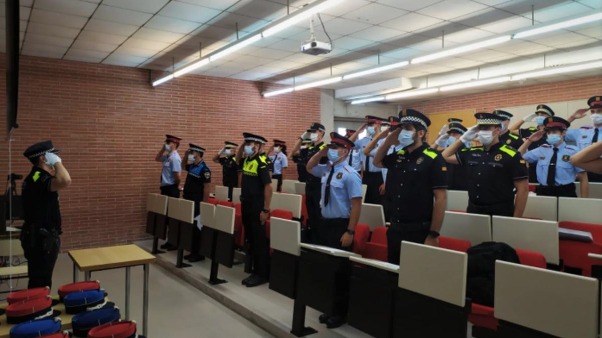 Los 38 nuevos agentes de la Guardia Urbana de L'Hospitalet de Llobregat.