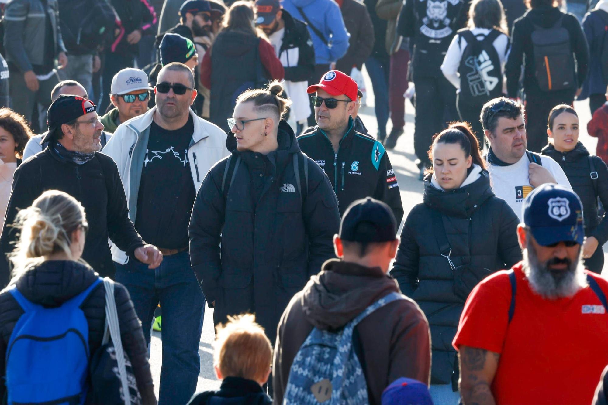 Más de 80.000 personas en Cheste para ver la hazaña de 'Martinator'