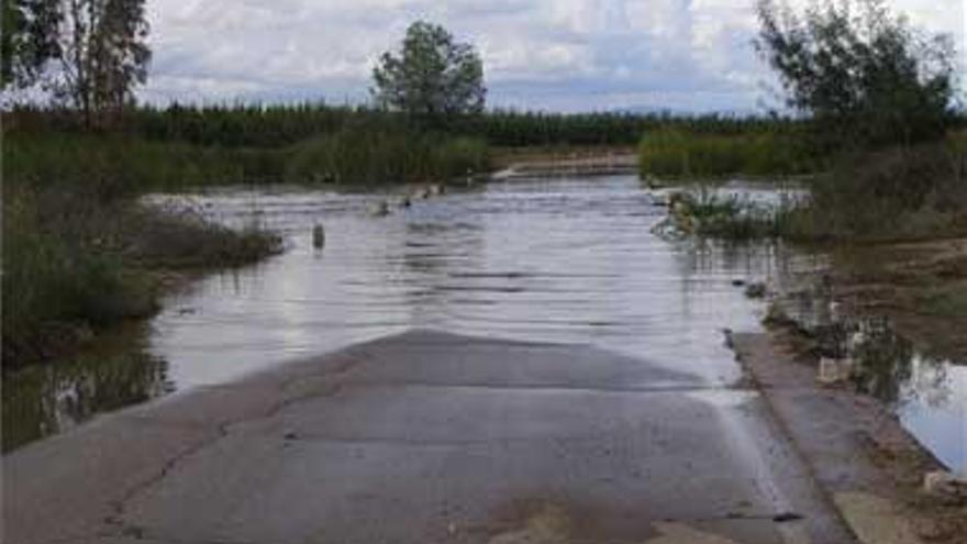 Secuelas de agua y barro