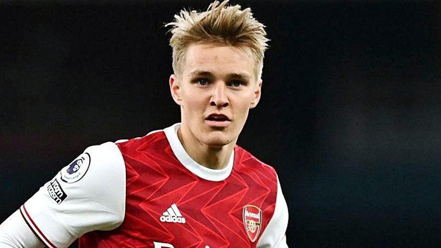 &quot;Odegaard no debería jugar más en el Arsenal&quot;