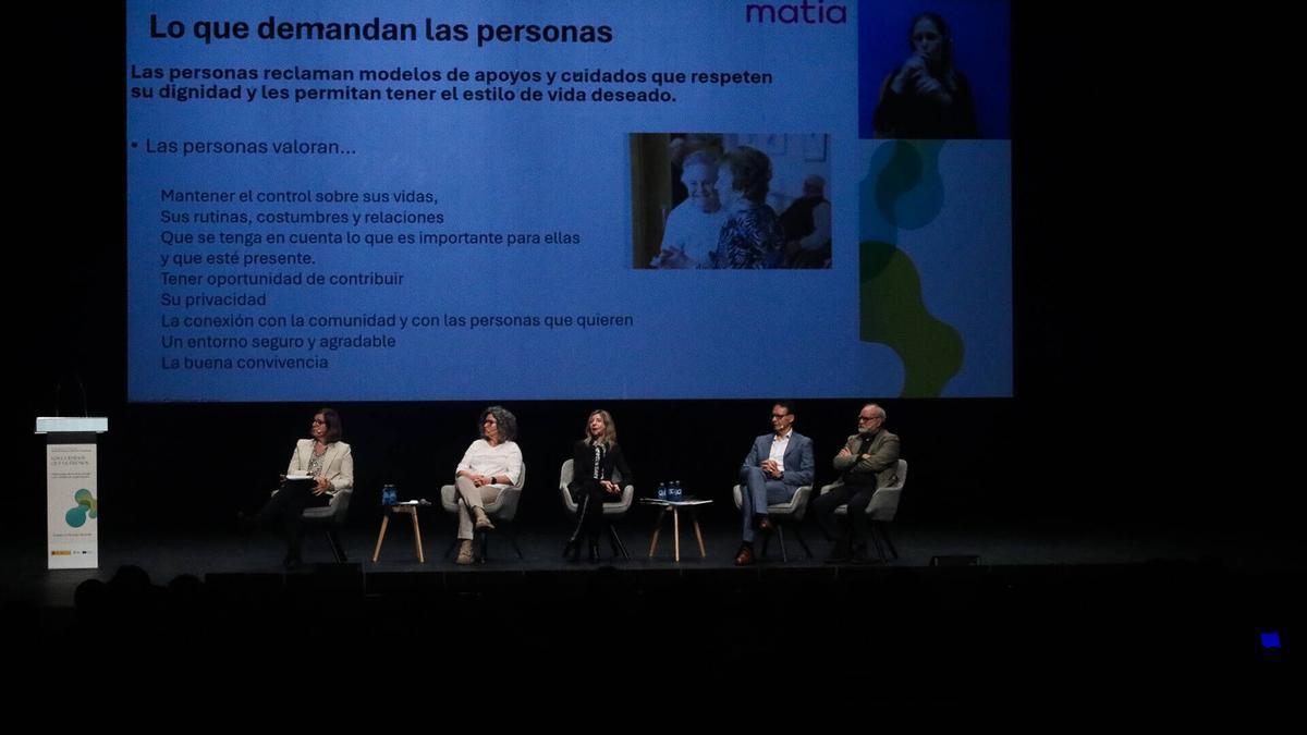 Zamora. Congreso cuidados. Profesionales de los Servicios Sociales y Cuidados de Larga Duración.