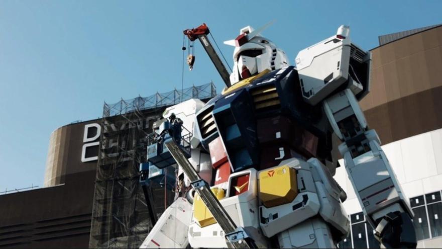 Gundam, el majestuoso robot japonés de 18 metros de altura, da sus primeros pasos