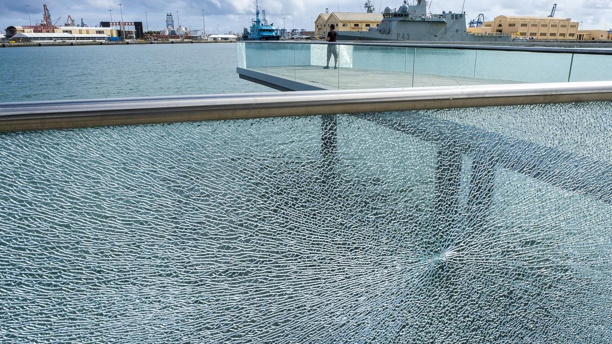 Actos vandálicos en el parque del Frente Marítimo