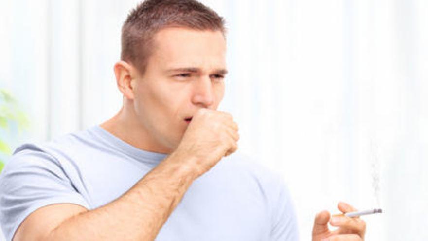 El fum irrita la mucosa i tossir és un mecanisme de defensa