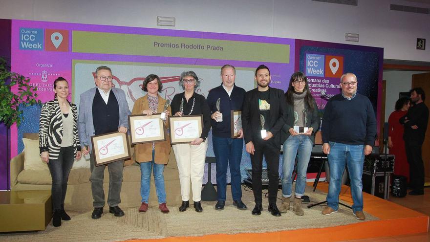 Los premiados, ayer, en el acto de entrega de los galardones en el CC Macos Valcárcel.   | // IÑAKI OSORIO