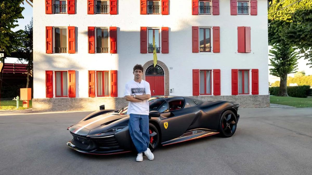 Charles Leclerc con su Ferrari Daytona SP3