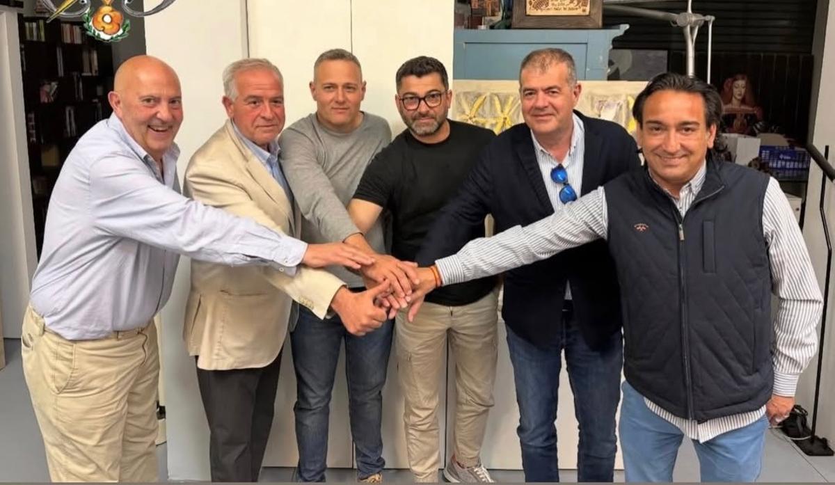 Aparici y Zvonimir, tercero y cuarto por la izquiera, con los presidentes de Espartero