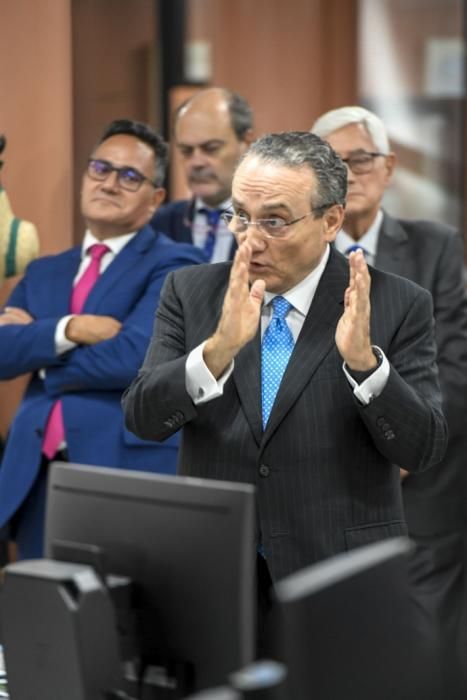 03-10-19 LAS PALMAS DE GRAN CANARIA. REDACCION. LAS PALMAS DE GRAN CANARIA. Visita de Javier Moll a la Redacción del periódico. Fotos: Juan Castro.  | 03/10/2019 | Fotógrafo: Juan Carlos Castro