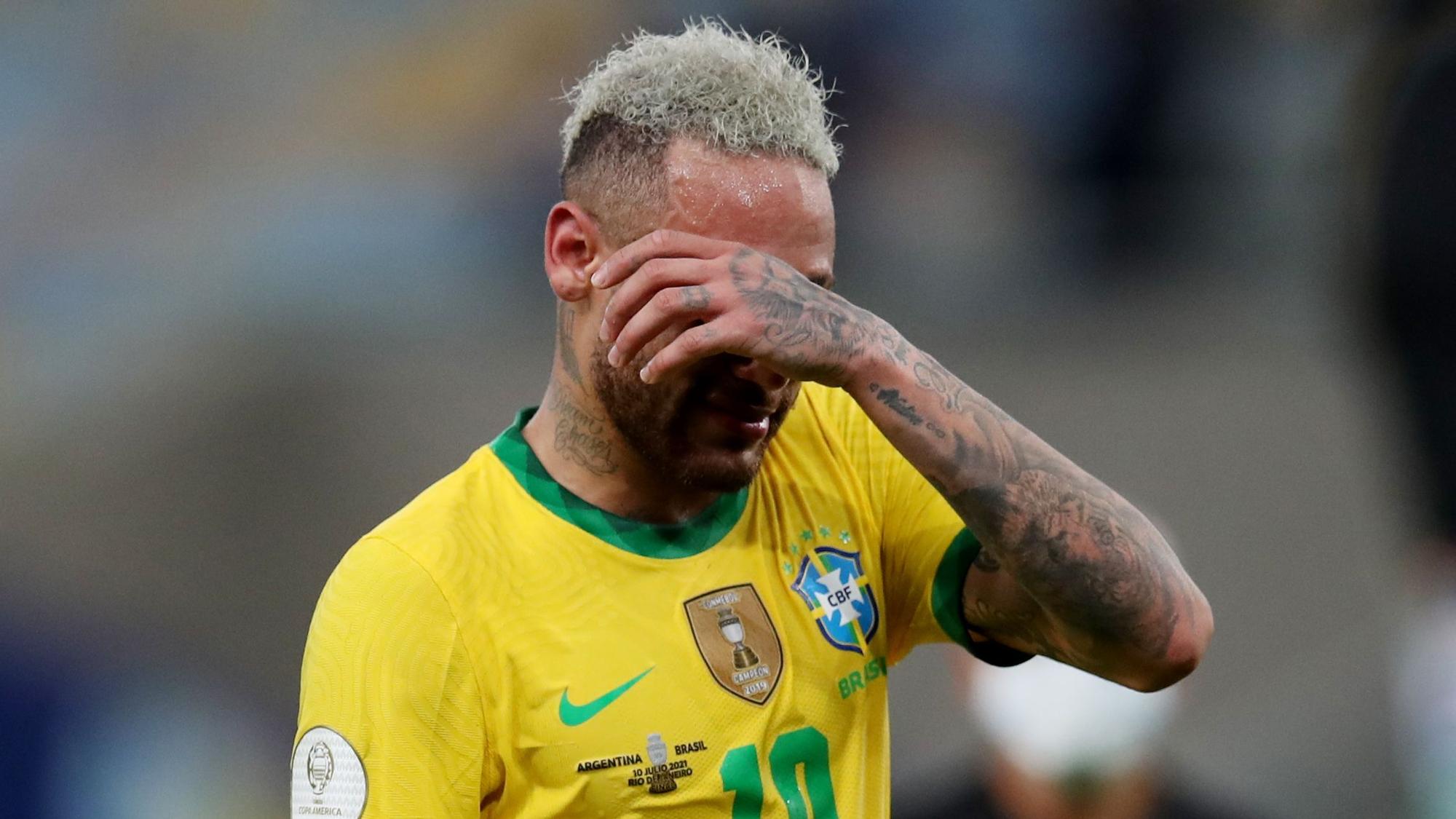 Neymar llora después de la final frente a Argentina.