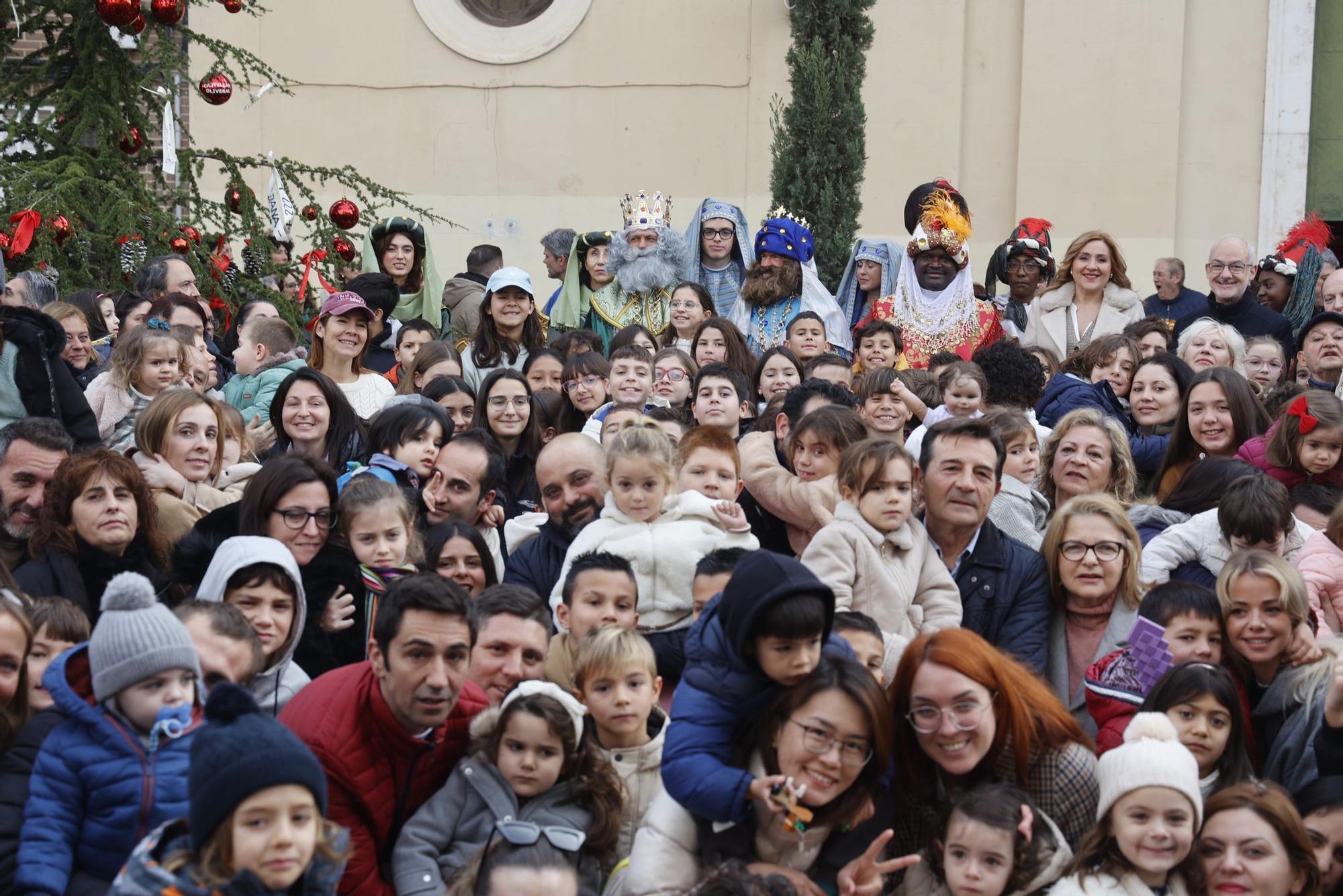 Los Reyes Magos siguen en València y visitan las pedanías afectadas por la dana