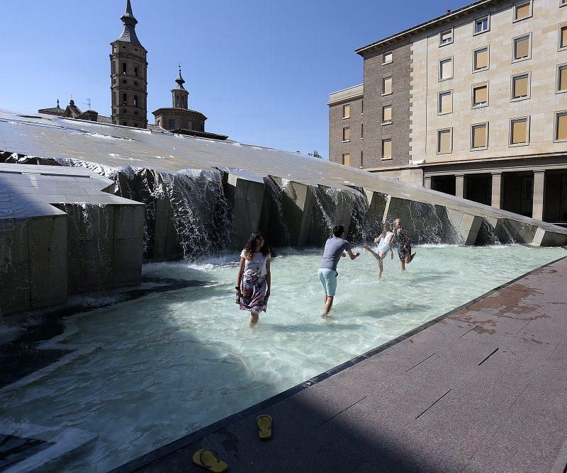 Las mejores imágenes de la ola de calor en Zaragoza