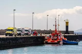 Rescatan a 53 migrantes, entre ellos tres menores, en aguas cercanas a Lanzarote