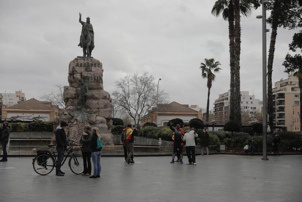 Cerca de cien personas participan en la manifestación de la Resistencia Balear