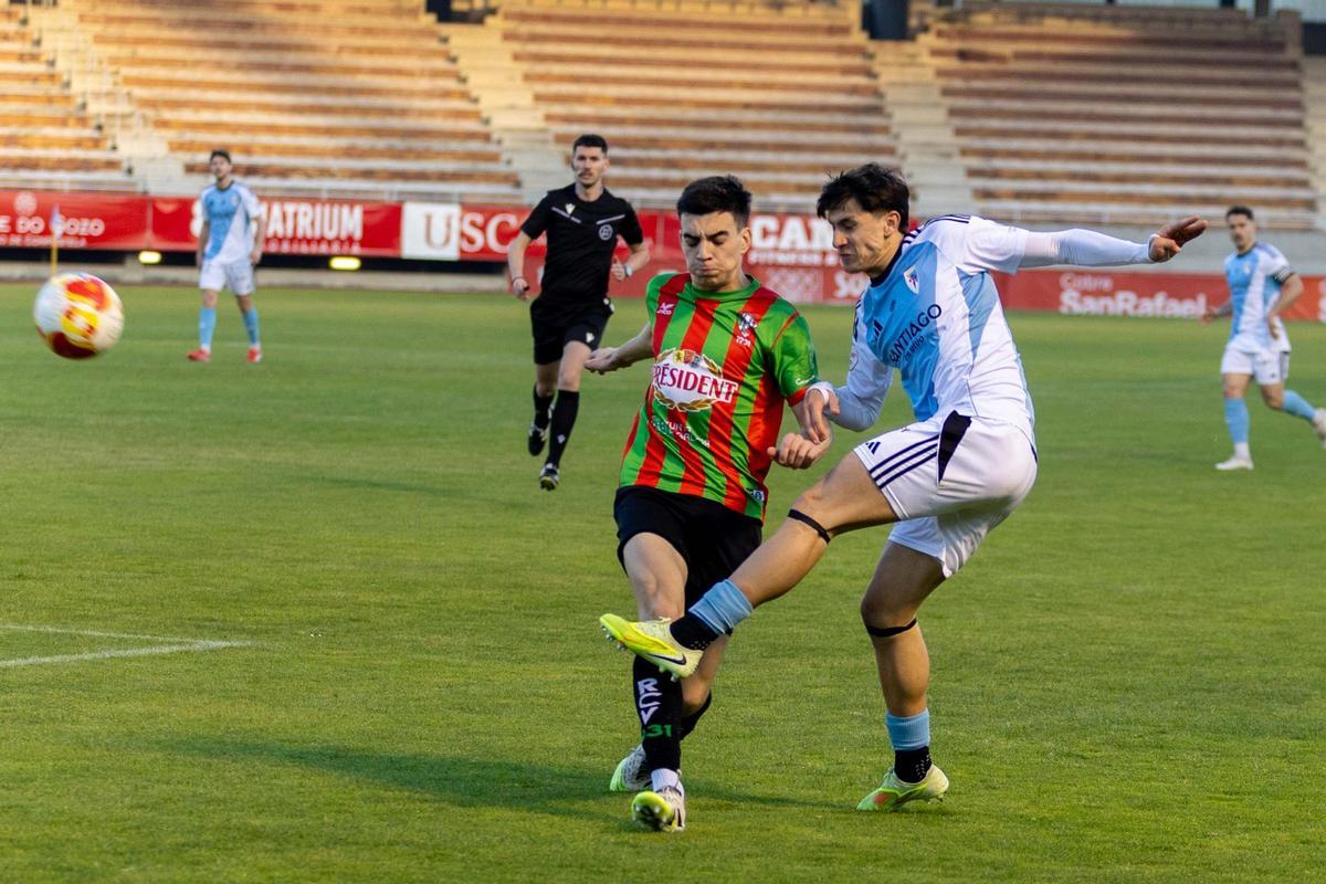 El Compostela cede un empate ante el Racing Villalbés en San Lázaro