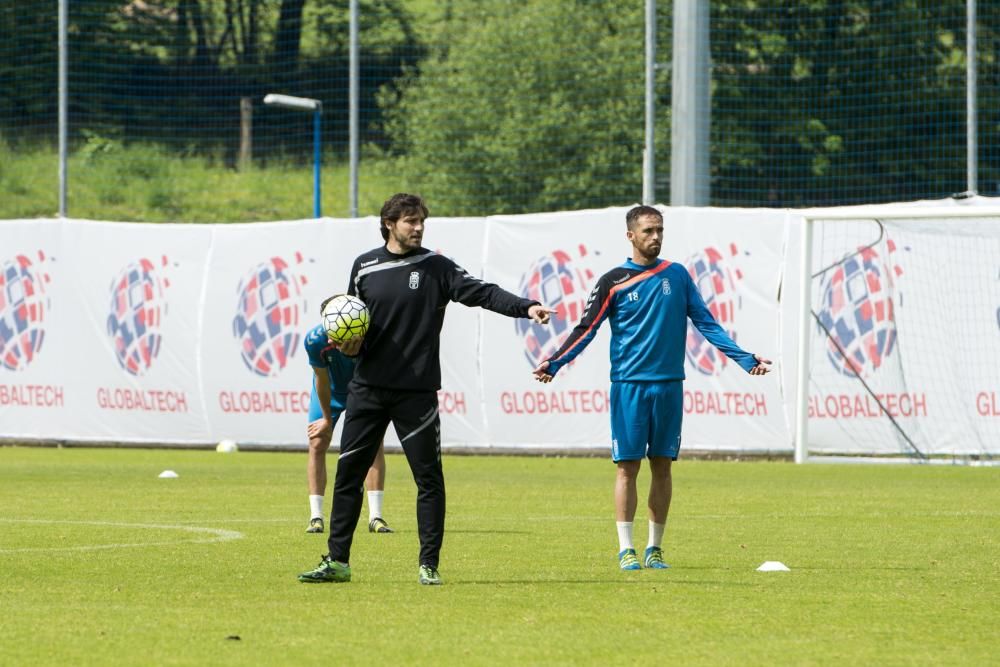 Entrenamiento del Real Oviedo y alumnos del Loyola