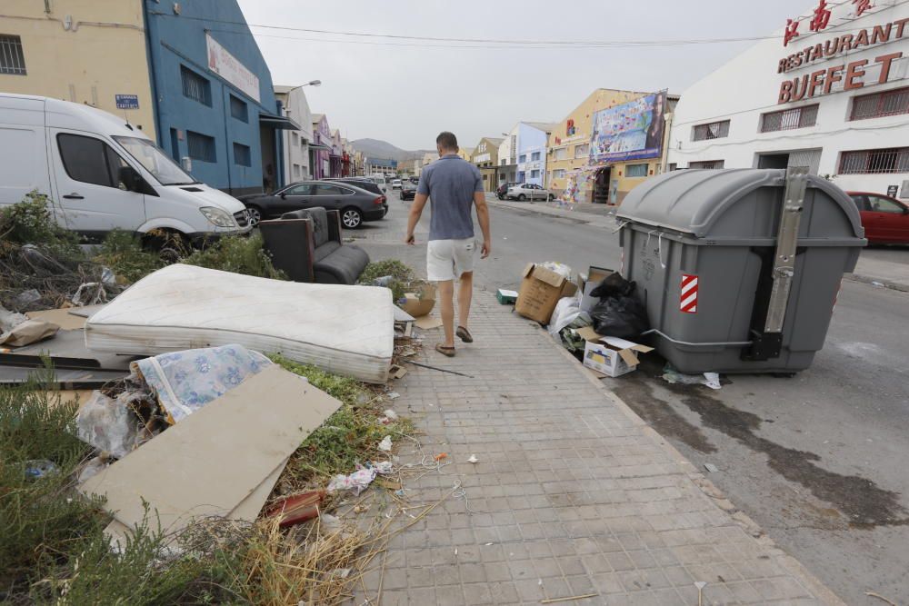 Usuarios del polígono del Boch de Crevillent recog