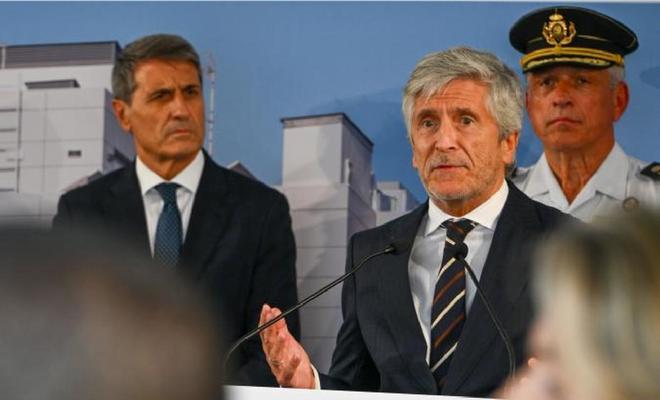 Marlaska insiste en que no recibió alerta por Ceuta, pero mandos del CNI ordenaron informar a la Delegación del Gobierno