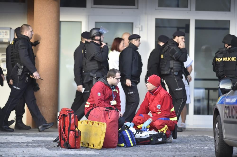 Sis morts en un tiroteig en un hospital del nord-e