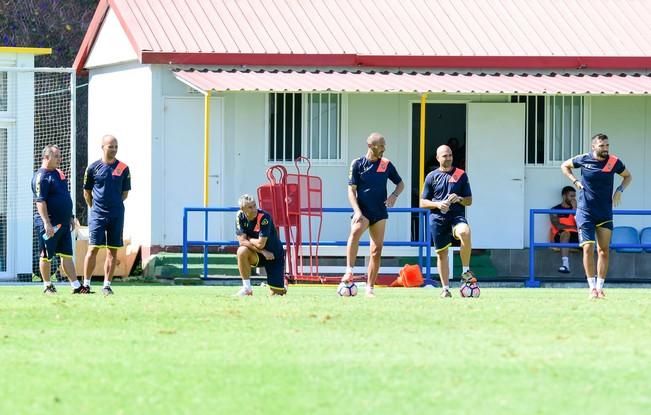 Entrenamiento UD Las Palmas en Barranco Seco ...