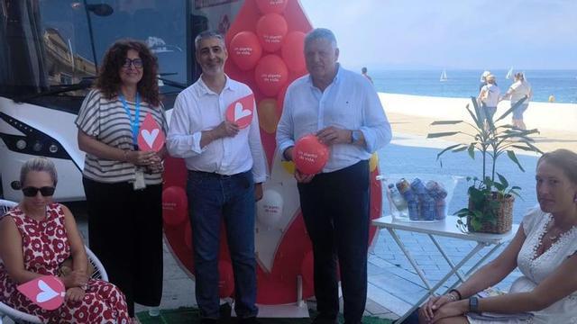 Visita a la unidad móvil de la Axencia de Doazón de Sangue (ADOS).