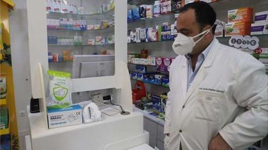 La venta de mascarillas, a la baja en las farmacias desde marzo