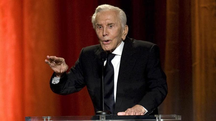 Kirk Douglas, &quot;fuerza creativa y moral&quot; de Hollywood