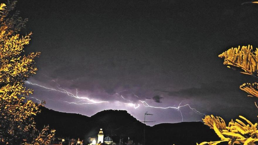 Aemet activa para este miércoles el aviso amarillo por tormentas en el Noroeste