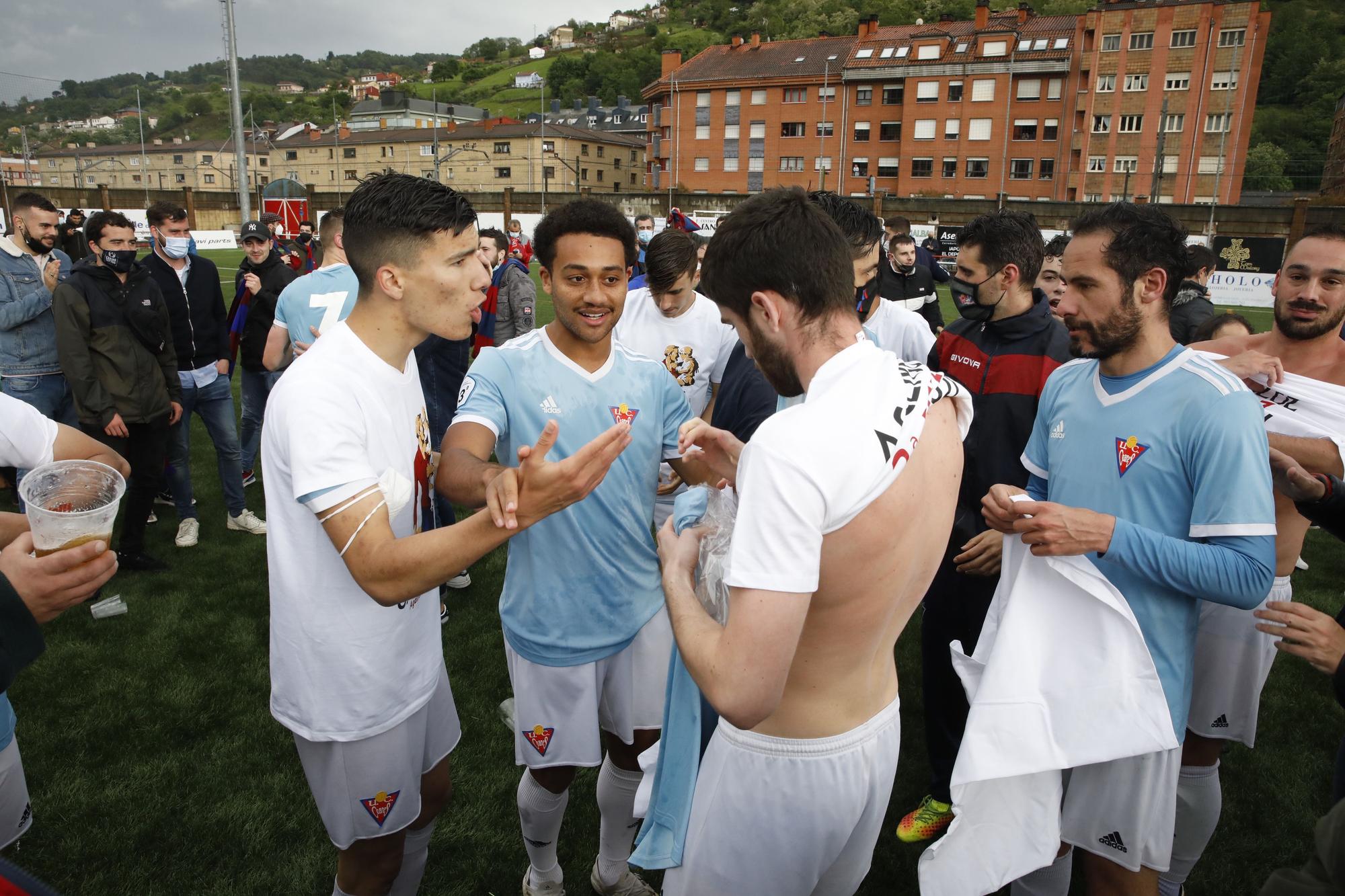 Las mejores imágenes de la jornada de Tercera División: Ceares y Llanera sacan un billete a Segunda RFEF