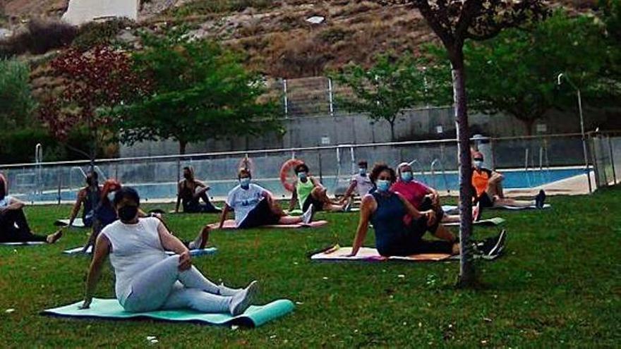 Se ha llevado a cabo pilates al aire libre. |    